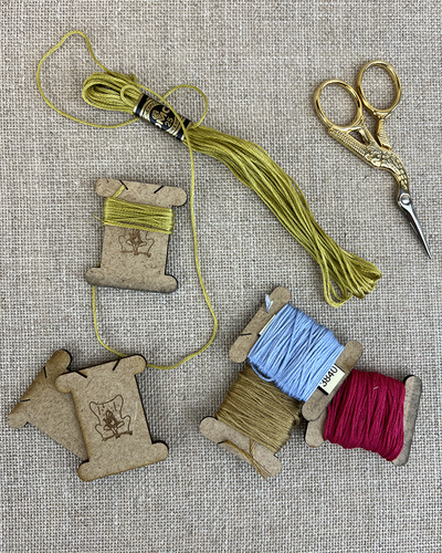 Embroidery floss bobbins