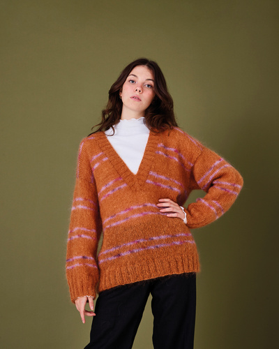 Bella V-hals sweater m/striber